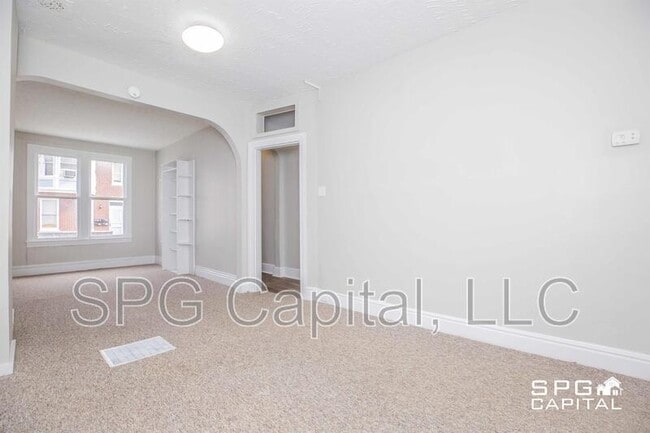 Building Photo - 653 W College Ave