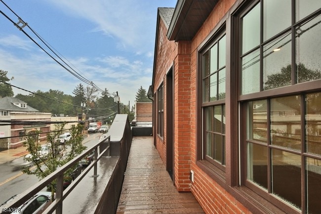 Building Photo - 115 Watchung Ave