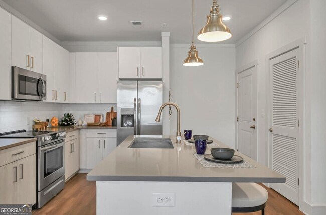 Building Photo - 300 Prominence Point Pkwy