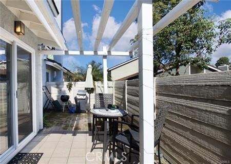 Building Photo - 52 Weepingwood
