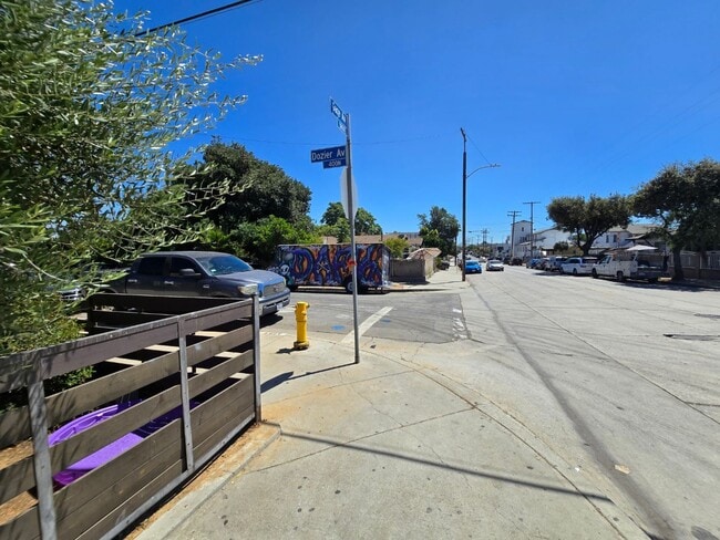 Building Photo - DOZIER(3805)