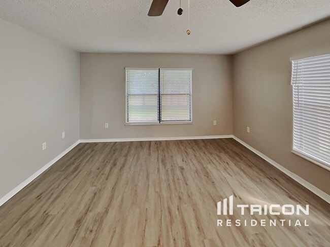 Building Photo - 641 Heraldo Ct