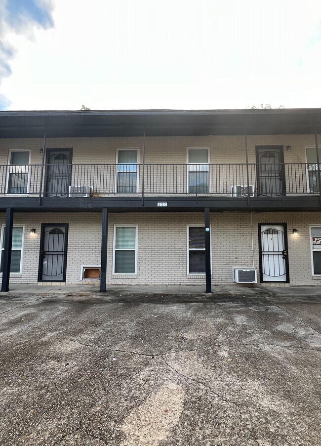 Building Photo - 636 N 39th St