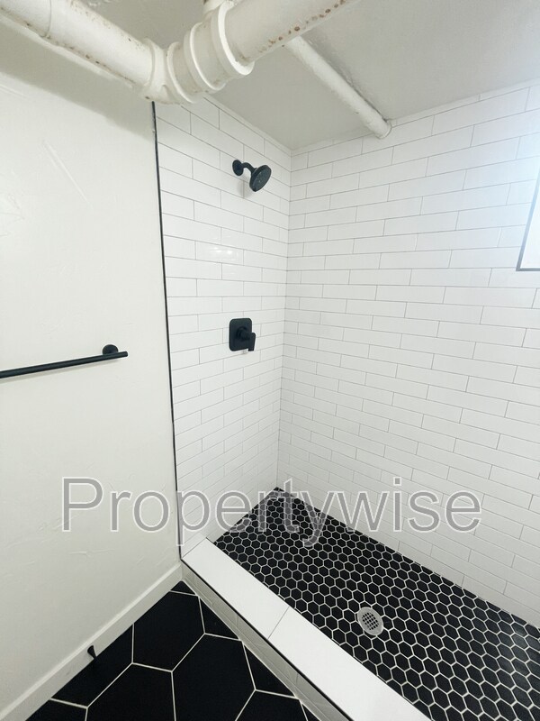 Building Photo - 376 E 300 S