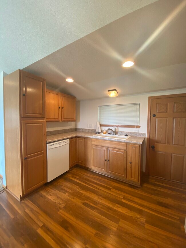 Building Photo - 4975 NW 6th Dr