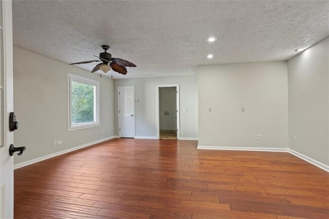 Building Photo - 263 Mountainview Cir