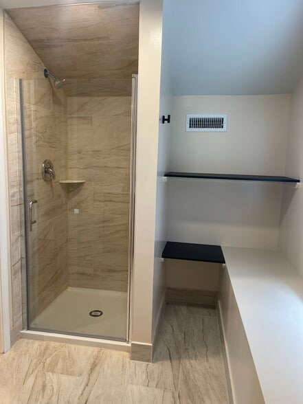 Shower - 528 Chapel St