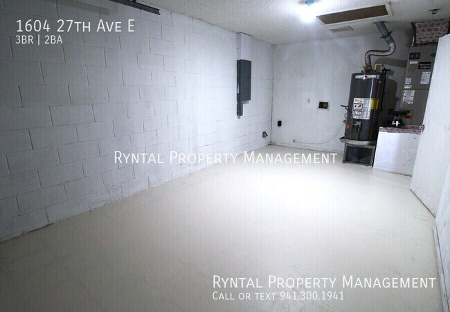 Building Photo - 1604 27th Ave E