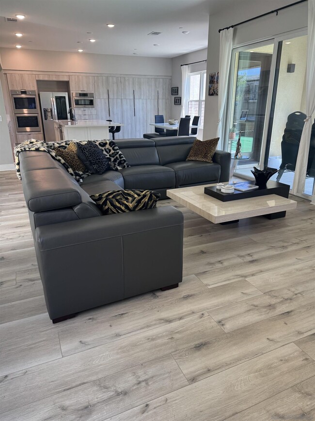 Building Photo - 5413 Sparkling Shores Dr