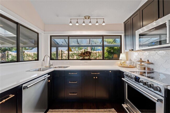 Building Photo - 731 Texas St