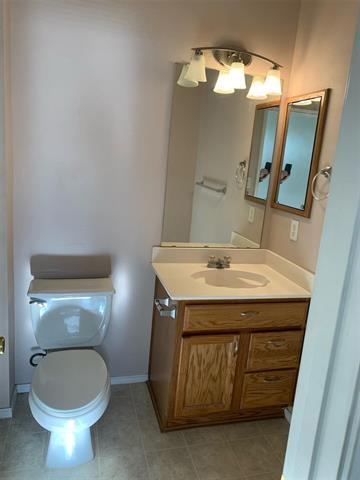 Building Photo - 827 Savage Dr