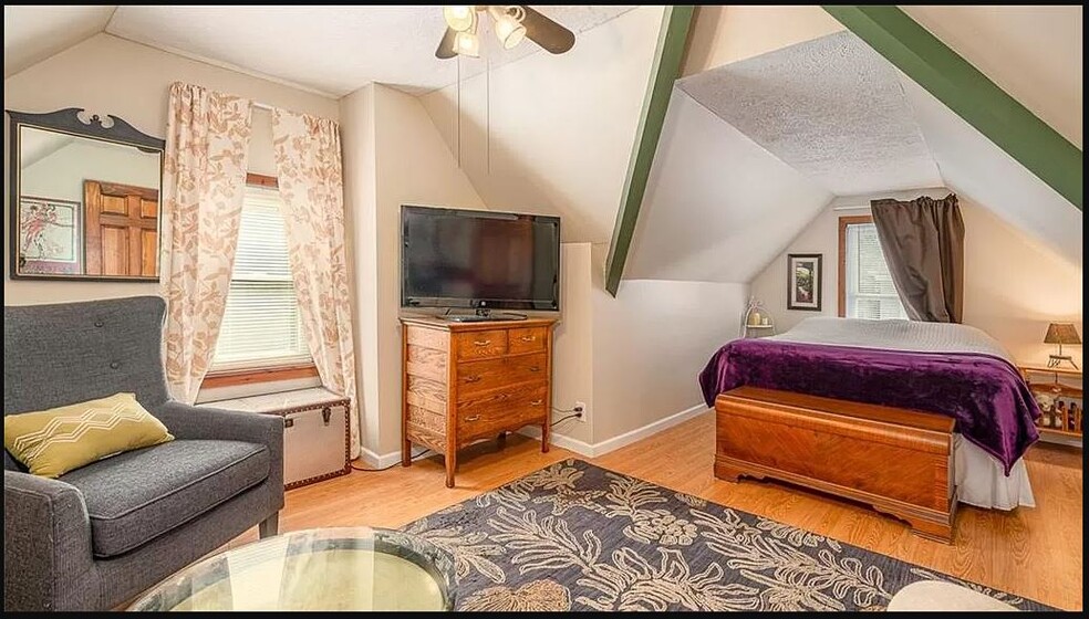 Bedroom - 16 Oakland St