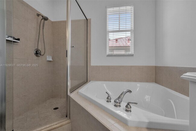 Building Photo - 4088 W Palm Aire Dr