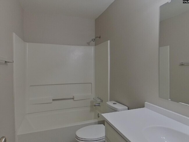 Building Photo - 121 Green Rose Rd