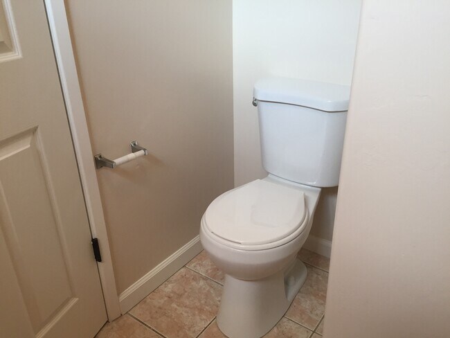 Building Photo - Beautiful 3 Bed 2 Bath in Riverlakes Community - Northwest Bakersfield- $2,350 Rent
