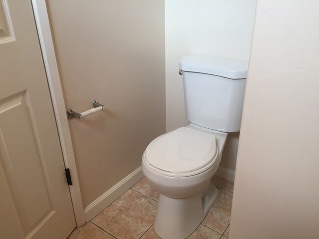 Building Photo - Beautiful 3 Bed 2 Bath in Riverlakes Community - Northwest Bakersfield- $2,450 Rent