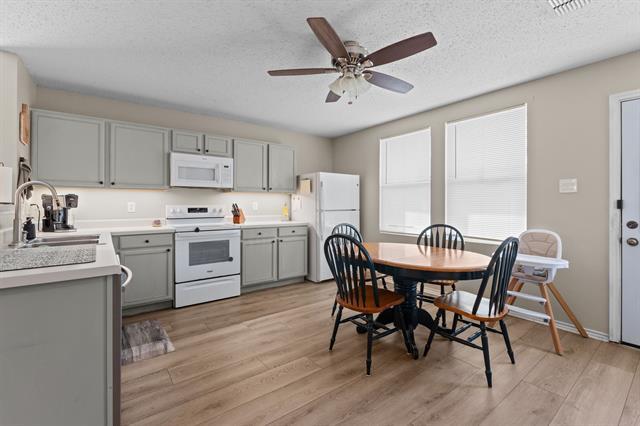 Building Photo - 1708 Sierra Meadow Ln