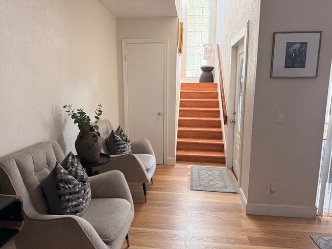 Building Photo - 5130 Elmhurst Rd