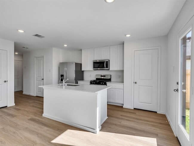 Building Photo - 18711 Sunset Horizon Dr