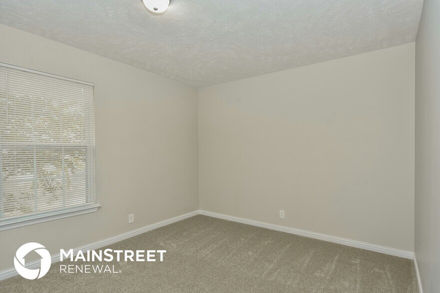 Building Photo - 2316 Broadview Dr