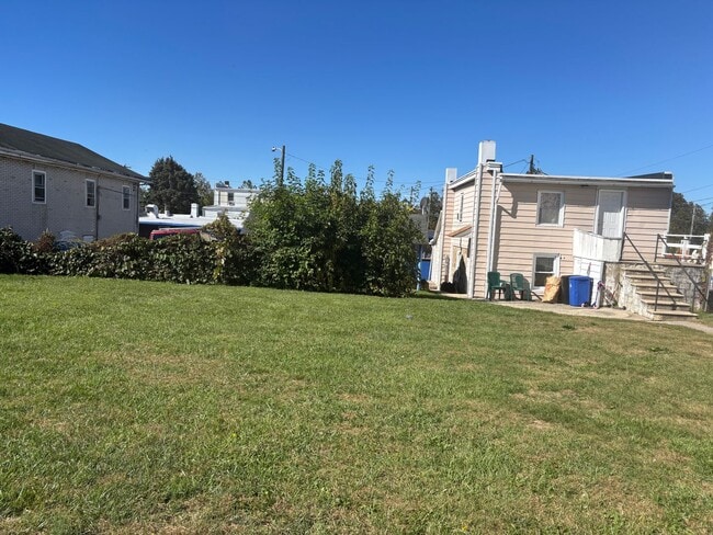 Building Photo - 1316 S Meadow St