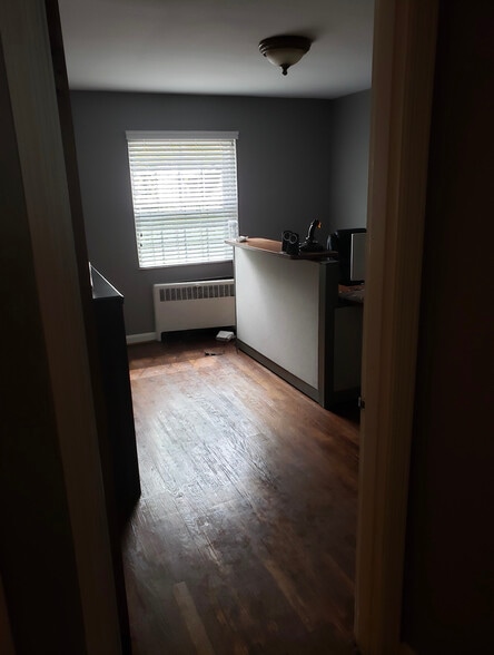 Primary Photo - 6151 Dryden Ave