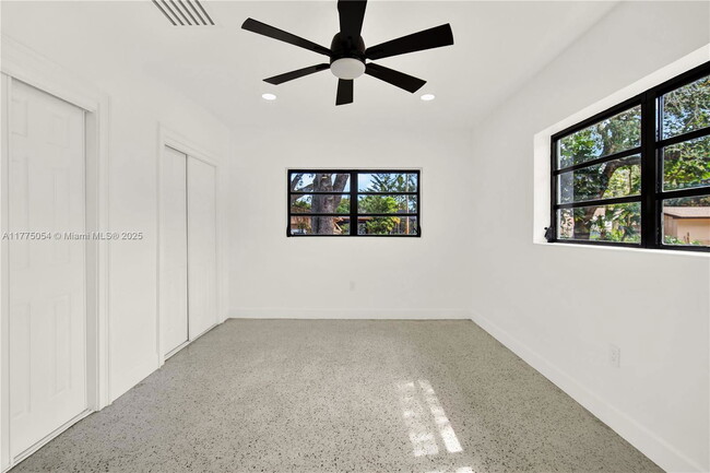 Building Photo - 9790 SW 136th St