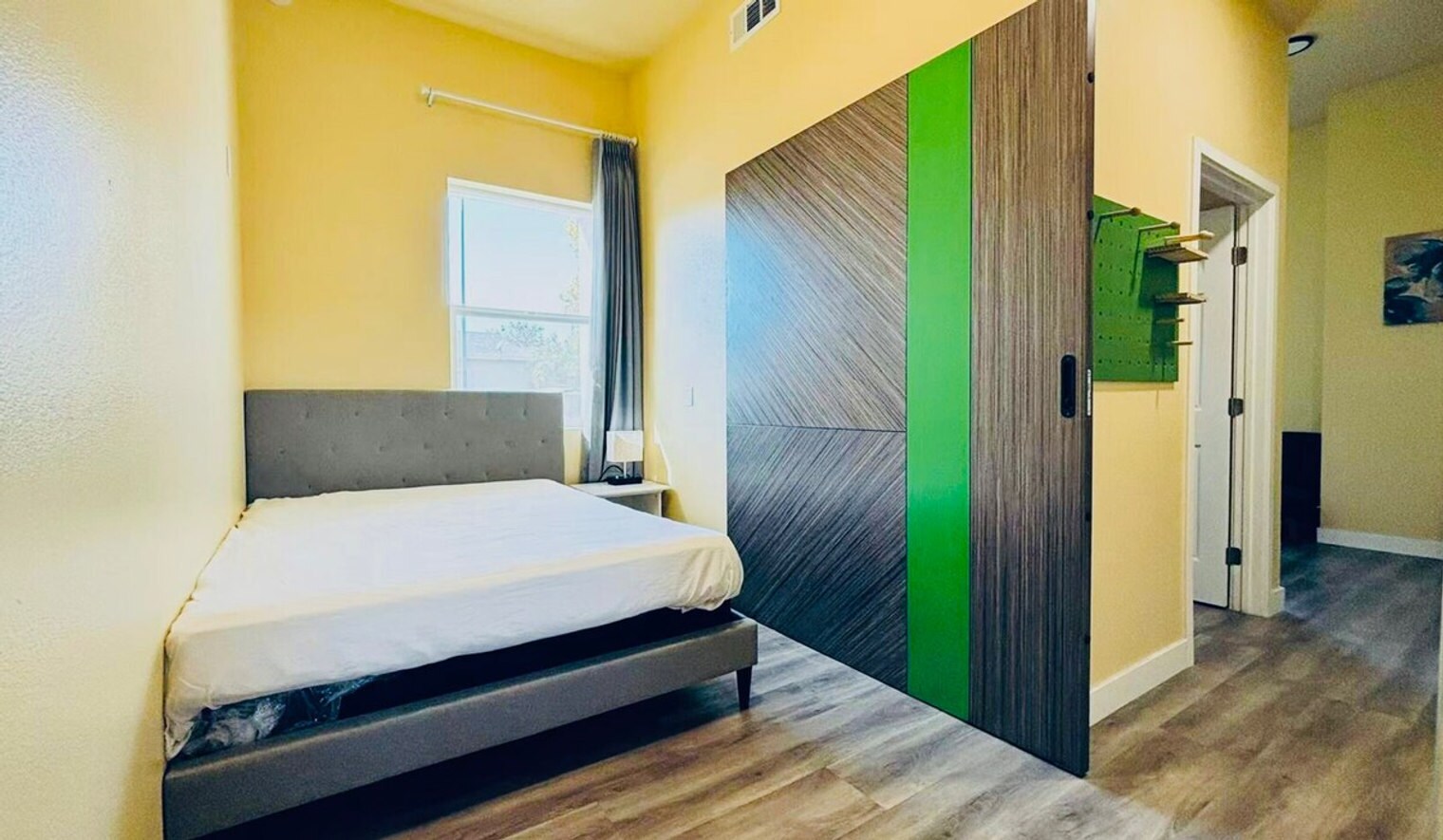 Building Photo - 4094 Hamilton Ave