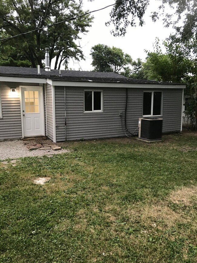 Building Photo - 29 Boles Ave