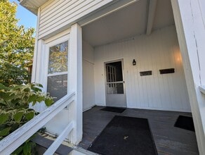 Building Photo - 114 High St