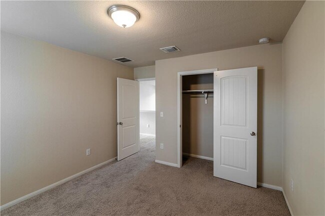Building Photo - 137 Moulins Ln