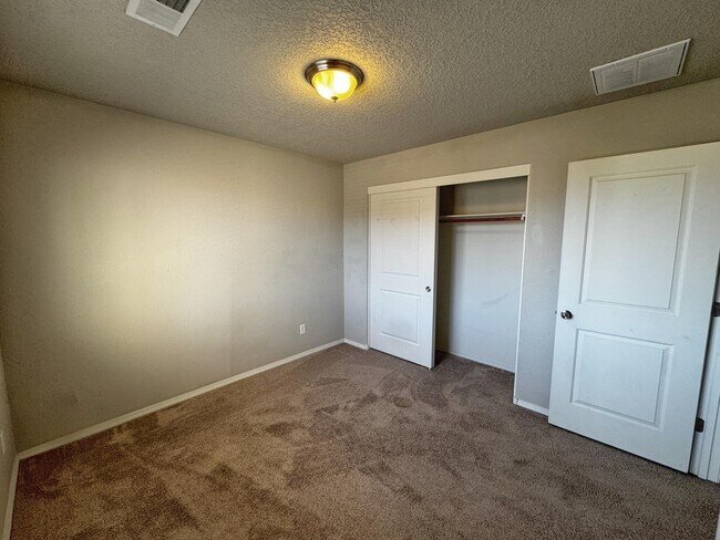 Building Photo - 8901 Eagle Hills Dr NW