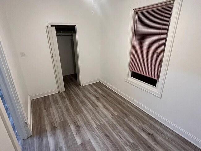 Building Photo - 3938 N Christiana Ave