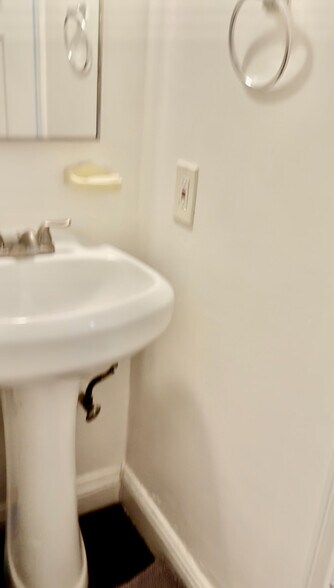 Building Photo - 3616 W Adams Blvd