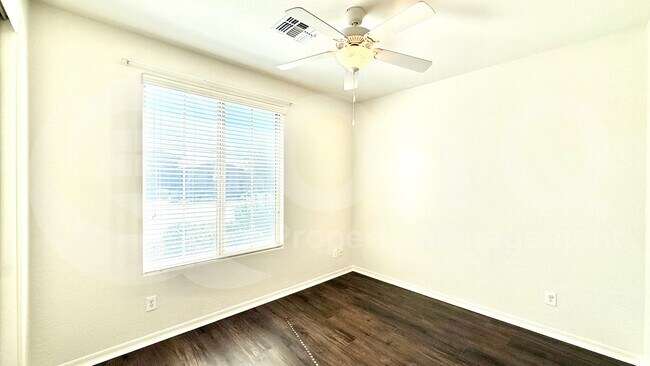 Building Photo - 1124 W Fir Tree Rd