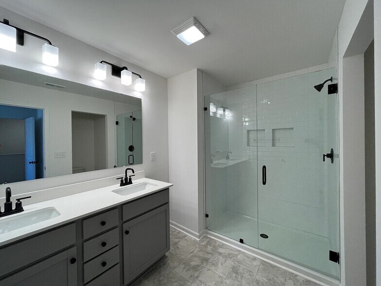 Building Photo - Room in Townhome on Pagebrook Ln