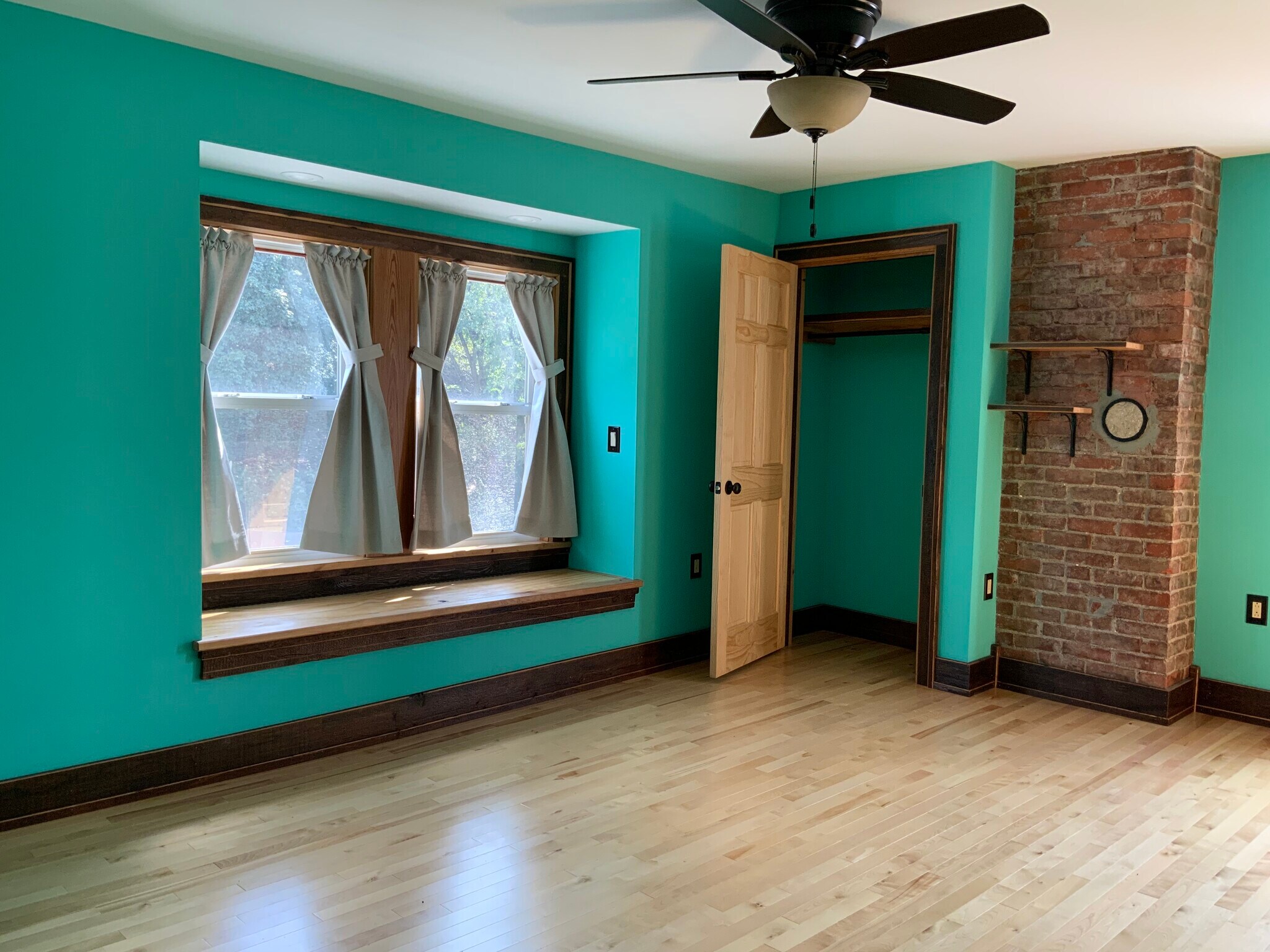 Second floor front bedroom - 3507 Bigelow Blvd