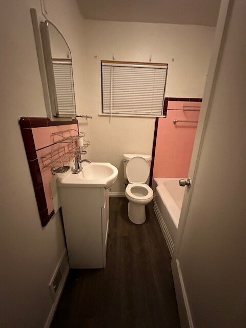 Building Photo - One Bedroom in convenient Ogden location!