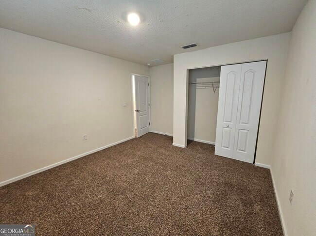 Building Photo - 137 Teakwood Dr
