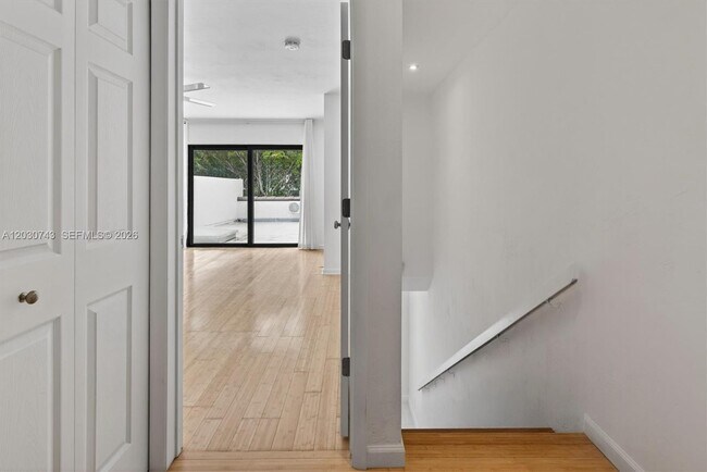 Building Photo - 8875 SW 62nd Terrace