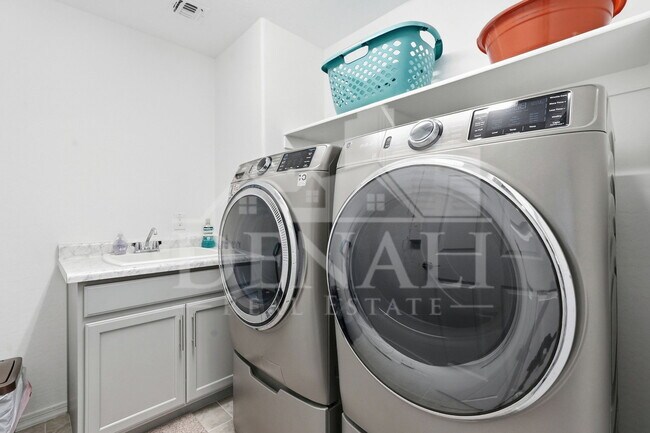 Building Photo - 5320 W Hardtack Trl