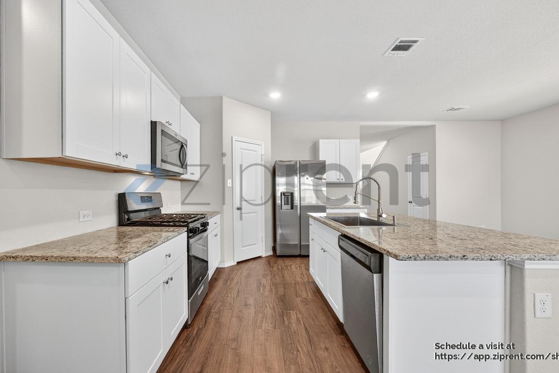 Building Photo - 2885 Wolfcreek