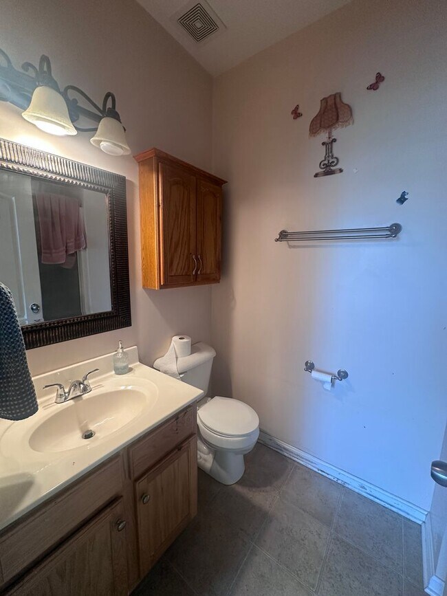 Building Photo - Bannon Crossings 3-bed, 2-bath Ranch