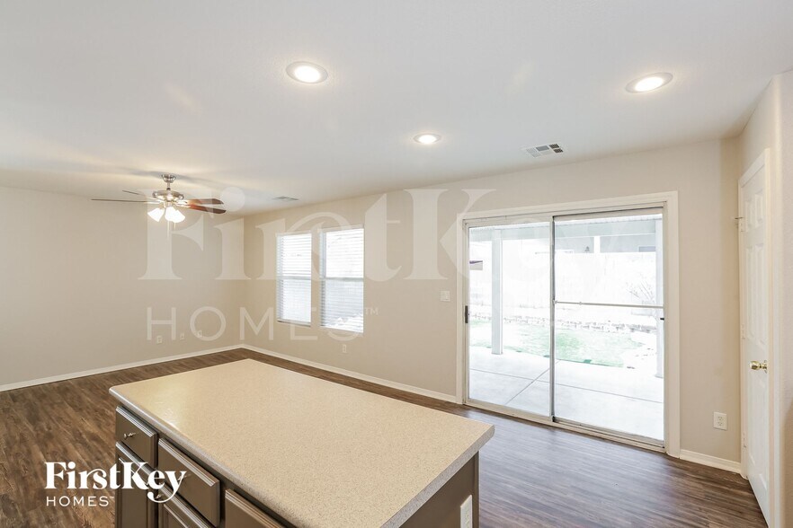 Building Photo - 9511 Golden Scots Ct