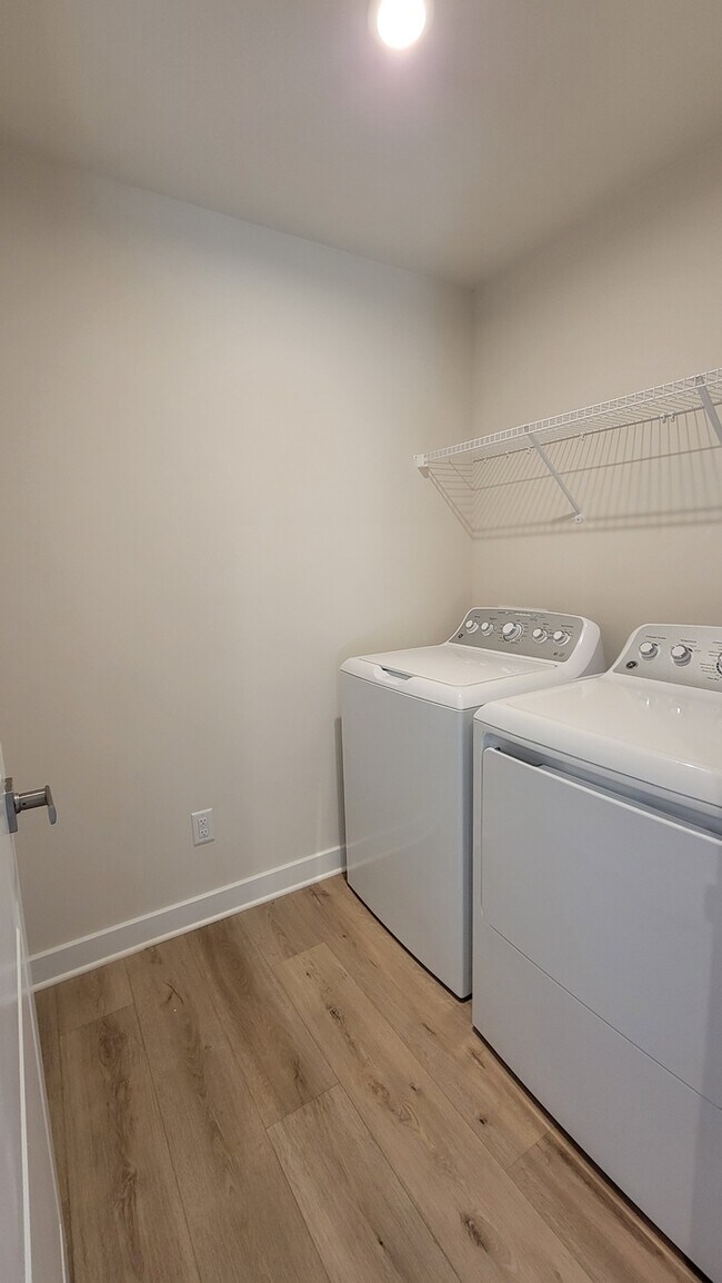 Building Photo - 207 Maggys Wy