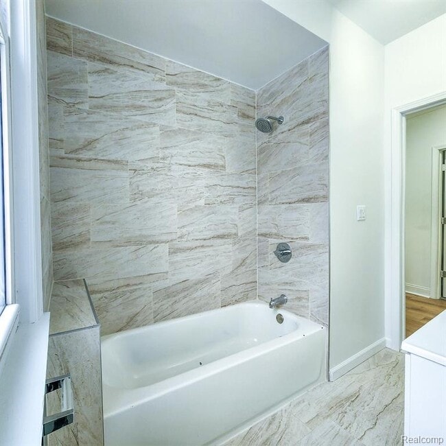 Building Photo - 2891 W Grand St