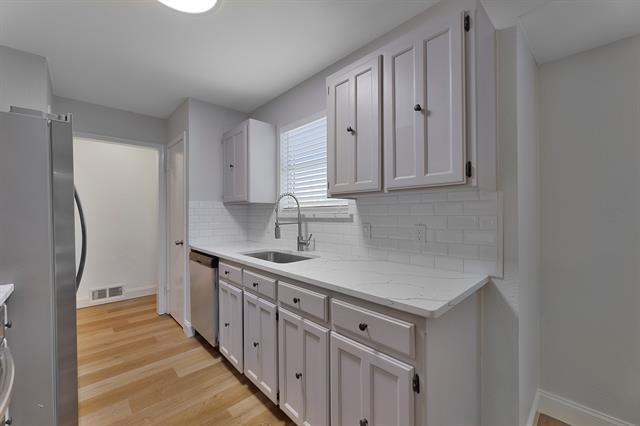 Building Photo - 5002 French Wood Dr