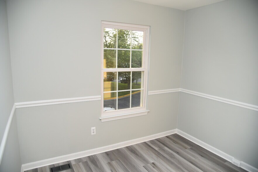 Building Photo - 6731 Sandpiper Ct