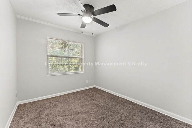 Building Photo - Gorgeous 4/2 Townhome-Brooklynn