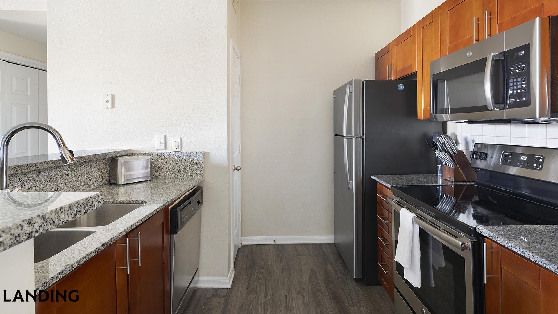 Building Photo - 901 Lakeside Cir